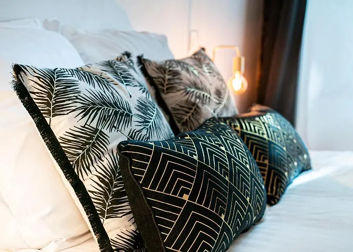 Onloc - Proche Halles - 2 Chbres - Parking *